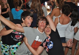 Aprende inglés con tus amigos.